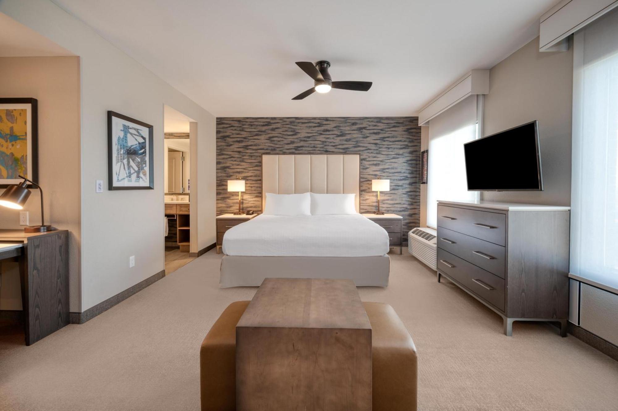 King Studio Suite