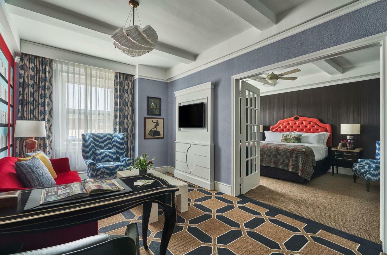 King Suite with Roll-In Shower - Disability Access